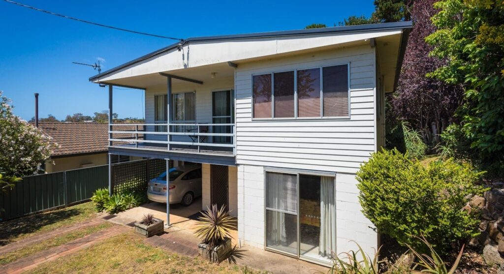 Easy, warm and authentic property